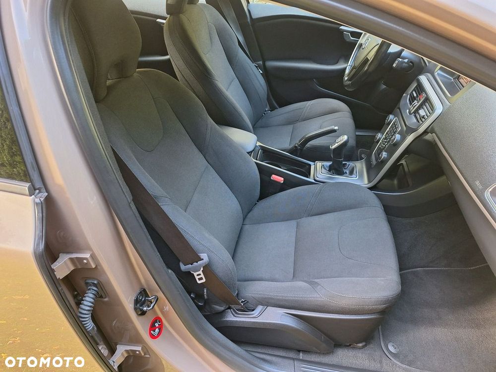 Volvo V40 T2 Kinetic - 17