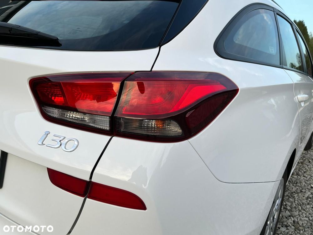 Hyundai i30 1.6 D Classic + - 11