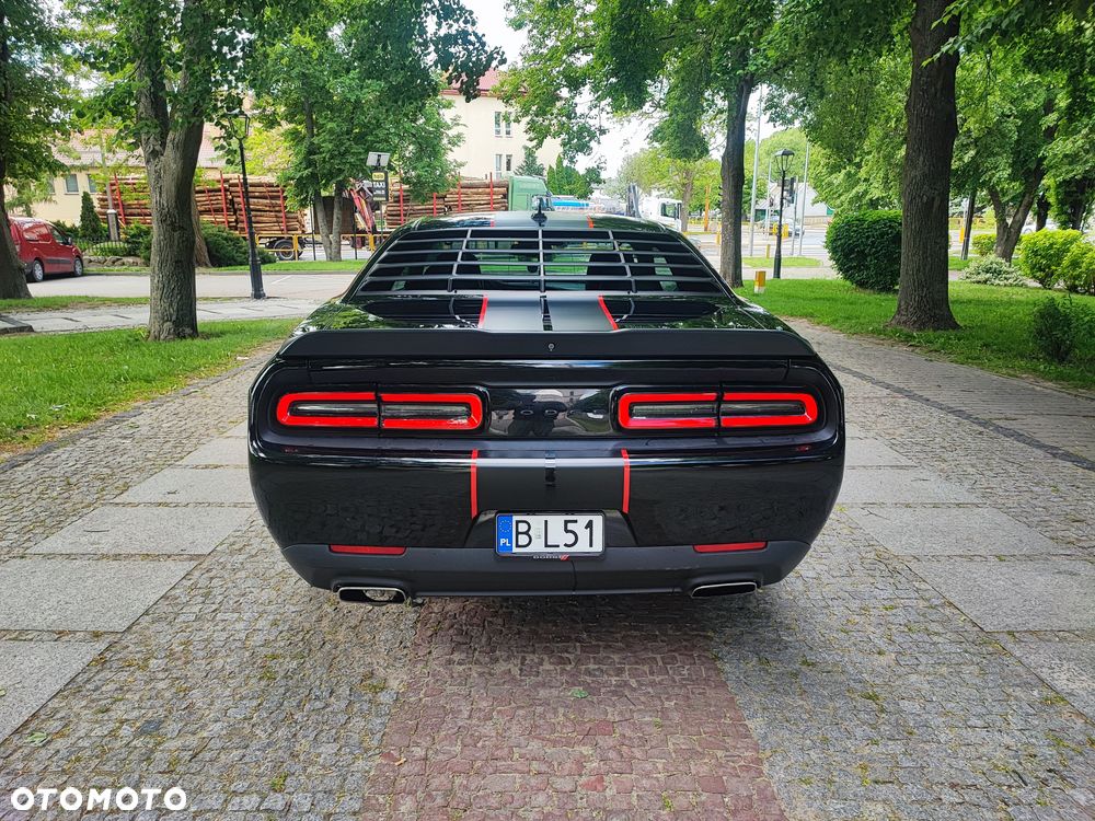 Dodge Challenger - 5
