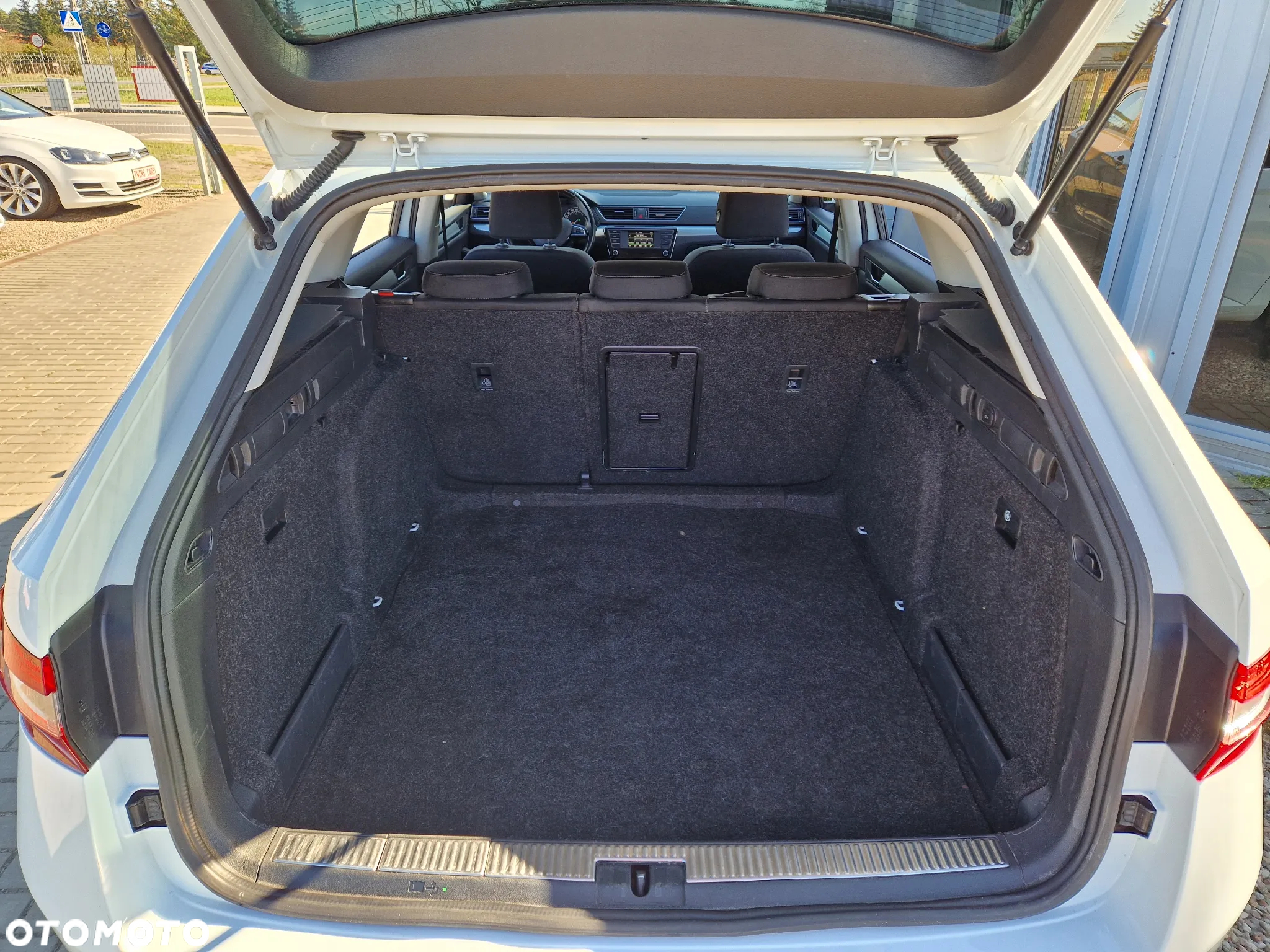 Skoda Superb 2.0 TDI DSG Ambition - 15