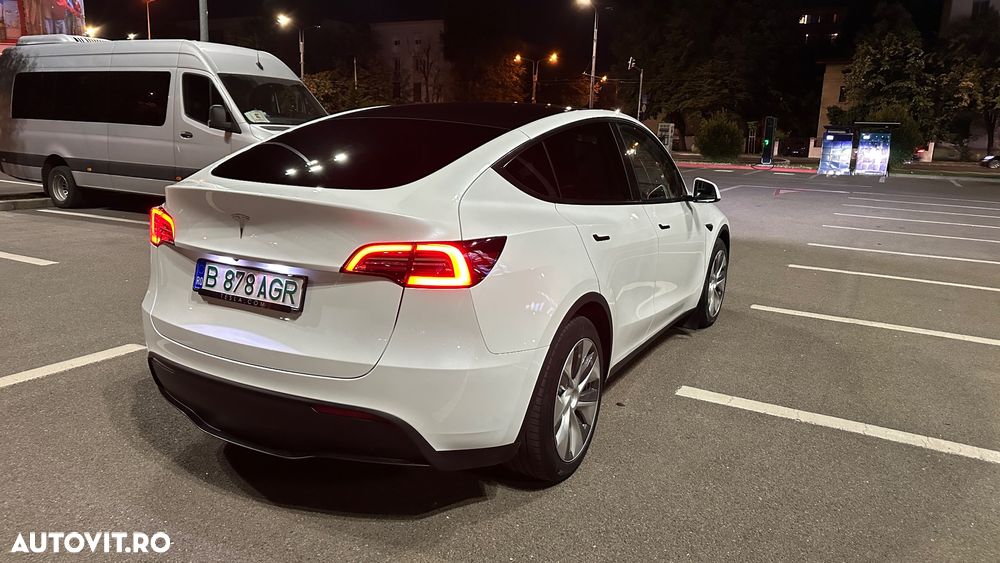 Tesla Model Y RWD - 4