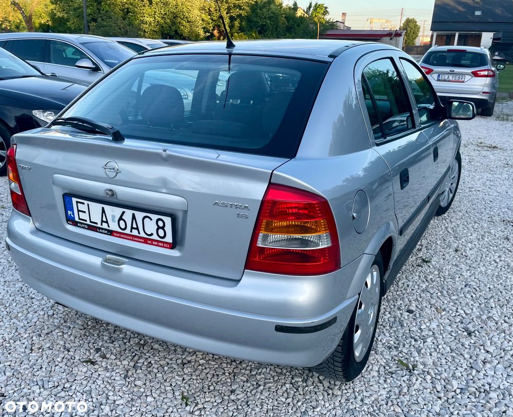 Opel Astra 1.6 GL - 16