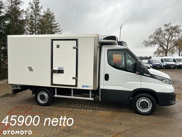 Iveco 35S16 chłodnia czterokomorowa