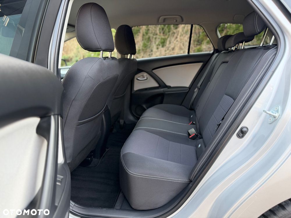 Toyota Avensis 2.0 D-4D Prestige - 14