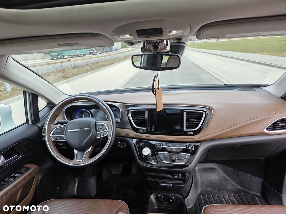 Chrysler Pacifica - 9