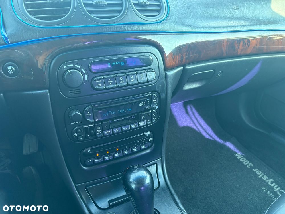 Chrysler 300M - 18