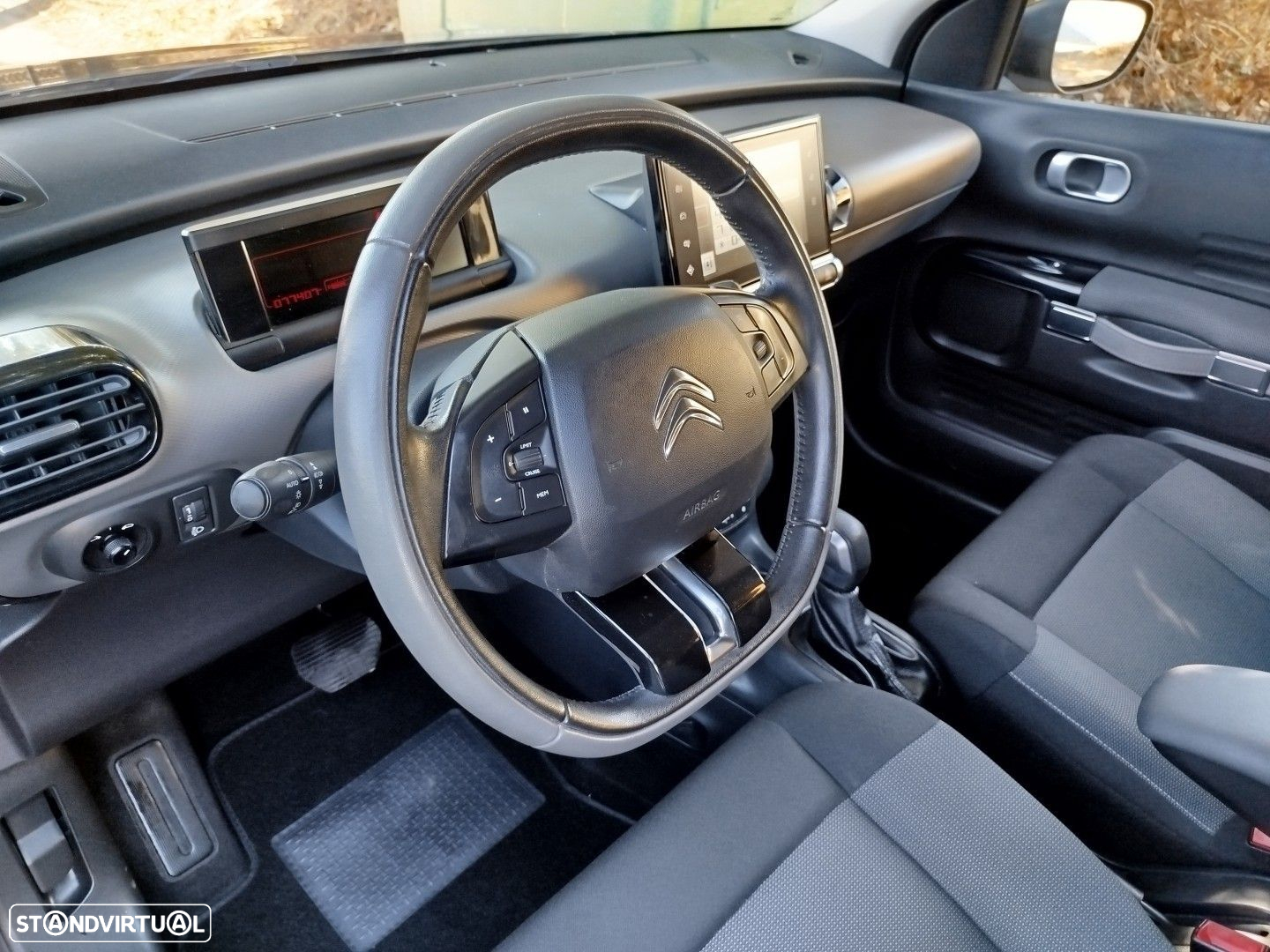 Citroën C4 Cactus 1.2 PureTech Shine EAT6 - 19
