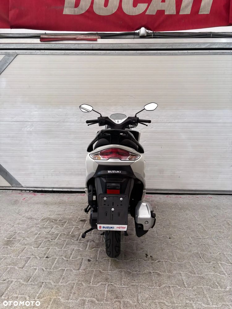 Suzuki Burgman - 26
