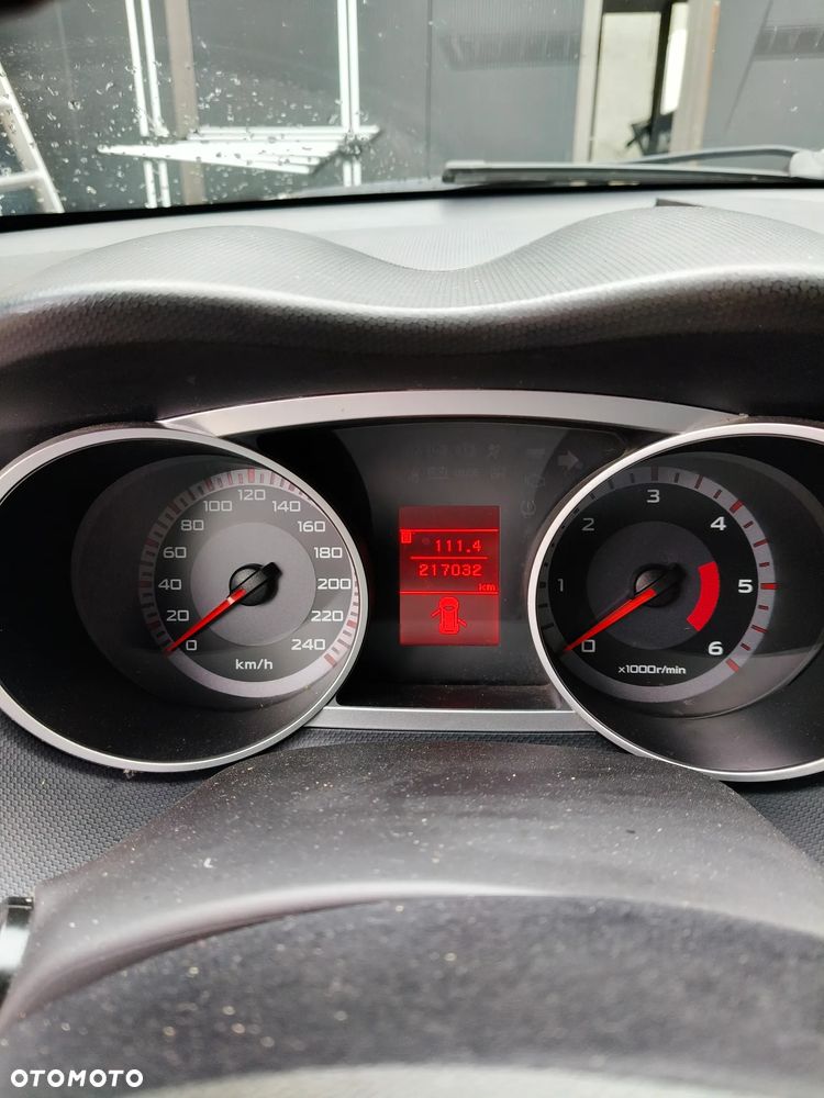 Mitsubishi Outlander - 11