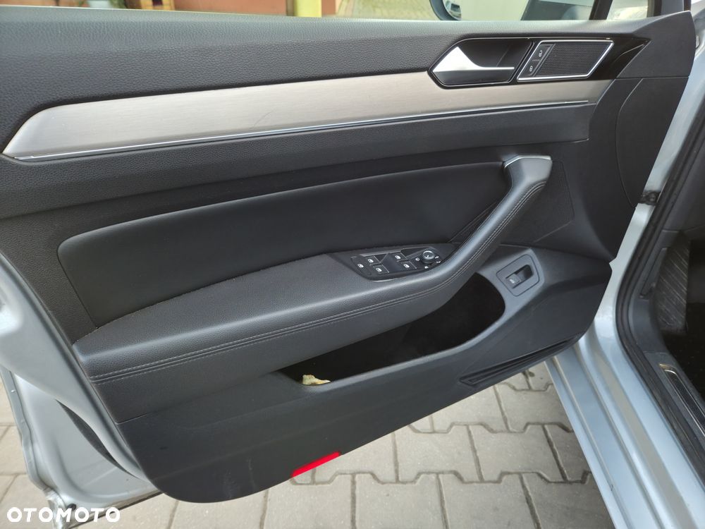 Volkswagen Passat 2.0 TDI BMT Highline DSG7 - 9