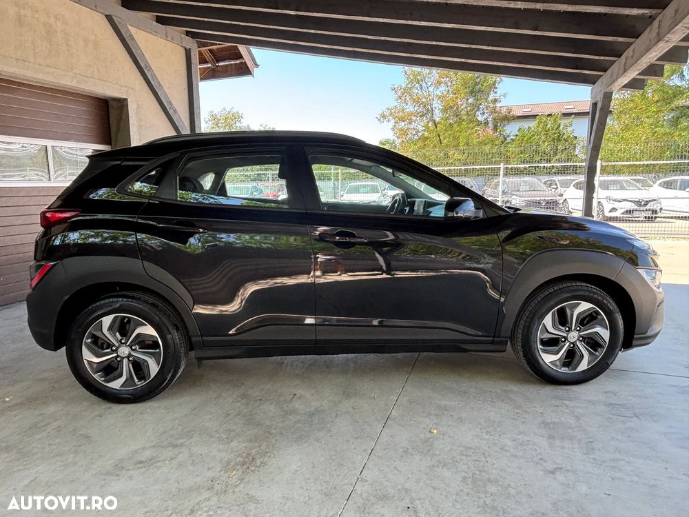 Hyundai KONA - 11