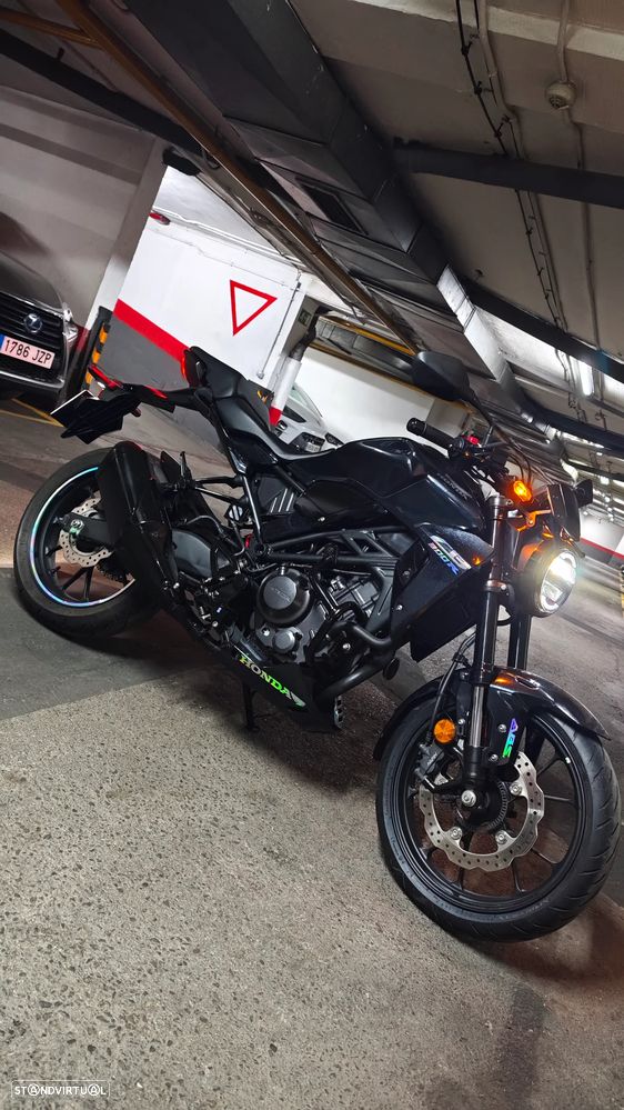 Honda CB CB300R Neo Sport Café - 16