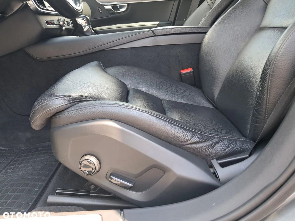 Volvo V90 D4 Momentum - 19