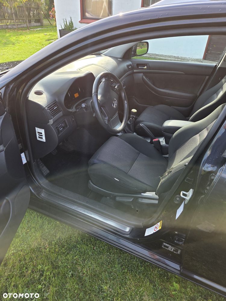 Toyota Avensis - 7