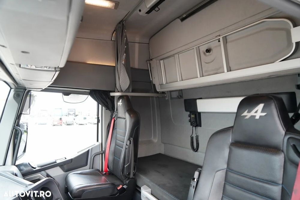 Renault T 520 / RETARDER / PIELE / LIMITED / TEAM ALPINE 66/99 - 25