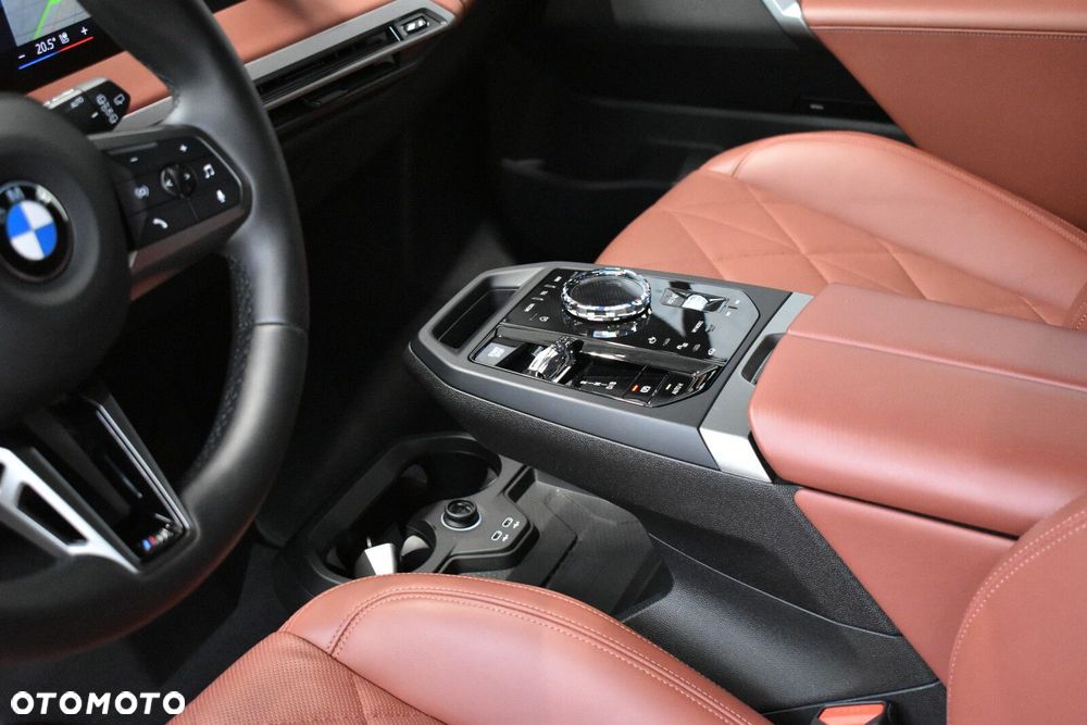 BMW iX - 21