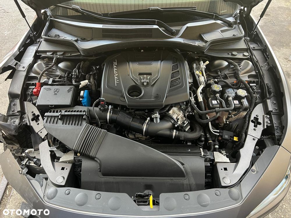 Maserati Ghibli GranSport - 10