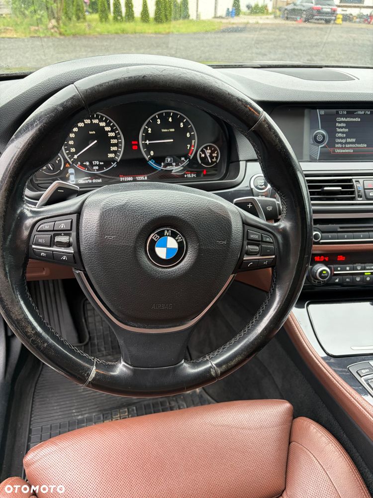 BMW Seria 5 528i xDrive Modern Line - 13