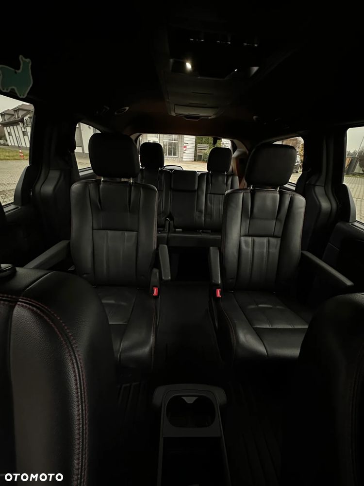 Dodge Grand Caravan 3.6 R/T - 35