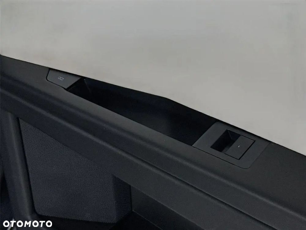 Tesla Cybertruck - 35