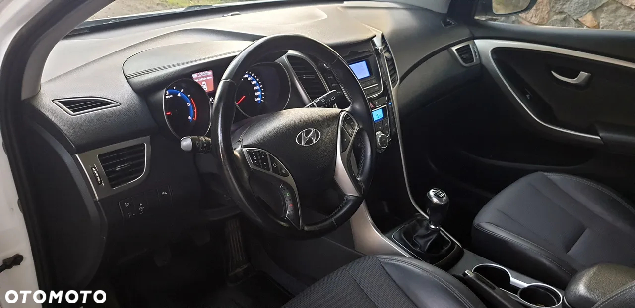 Hyundai i30 1.6 CRDI Fifa World Cup Edition - 8