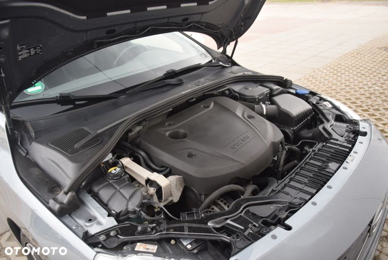 Volvo V60 D4 Geartronic RDesign - 40