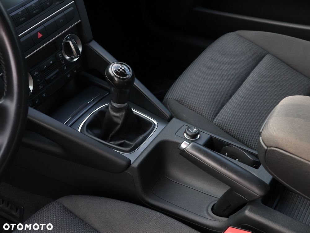 Audi A3 3-drzwiowe 1.4 TFSI Ambiente - 31