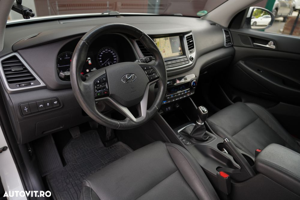 Hyundai Tucson 2.0 CRDI 4WD Style - 16