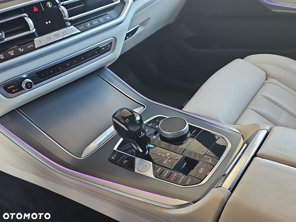 BMW X5 xDrive40d - 23