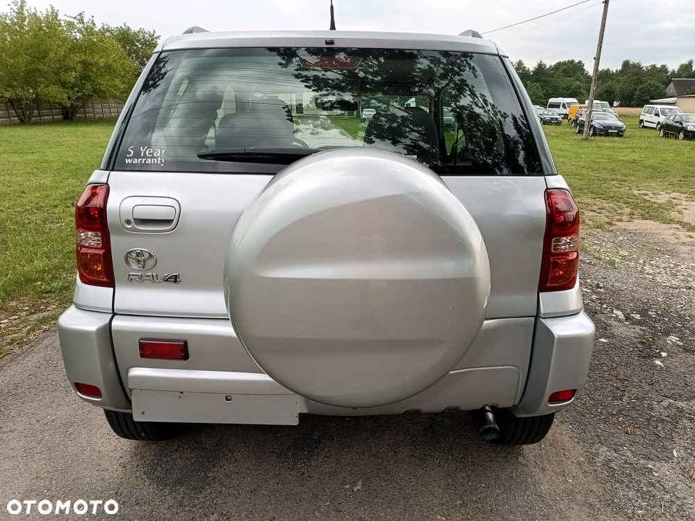 Toyota RAV4 D-4D 4x4 - 5