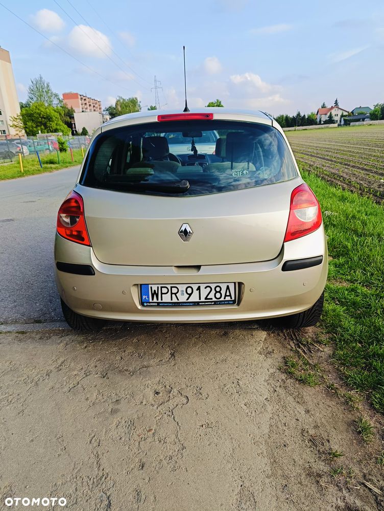 Renault Clio - 9