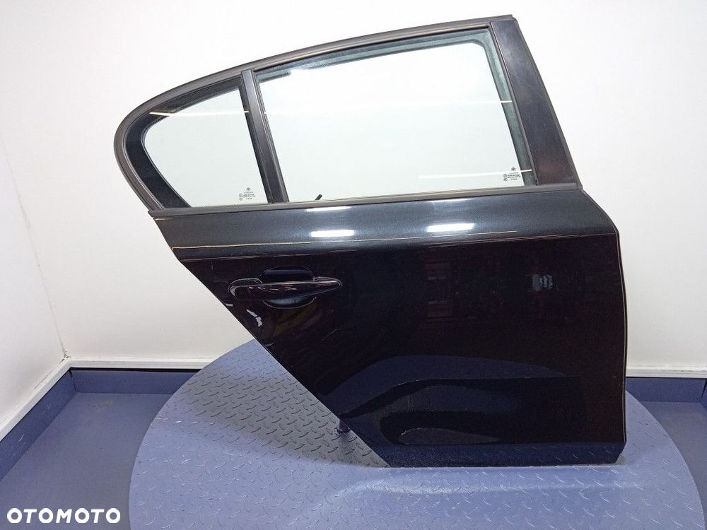 BMW 1 E87 DRZWI TYŁ PRAWE BLACK SAPPHIRE METALLIC (475) - 1