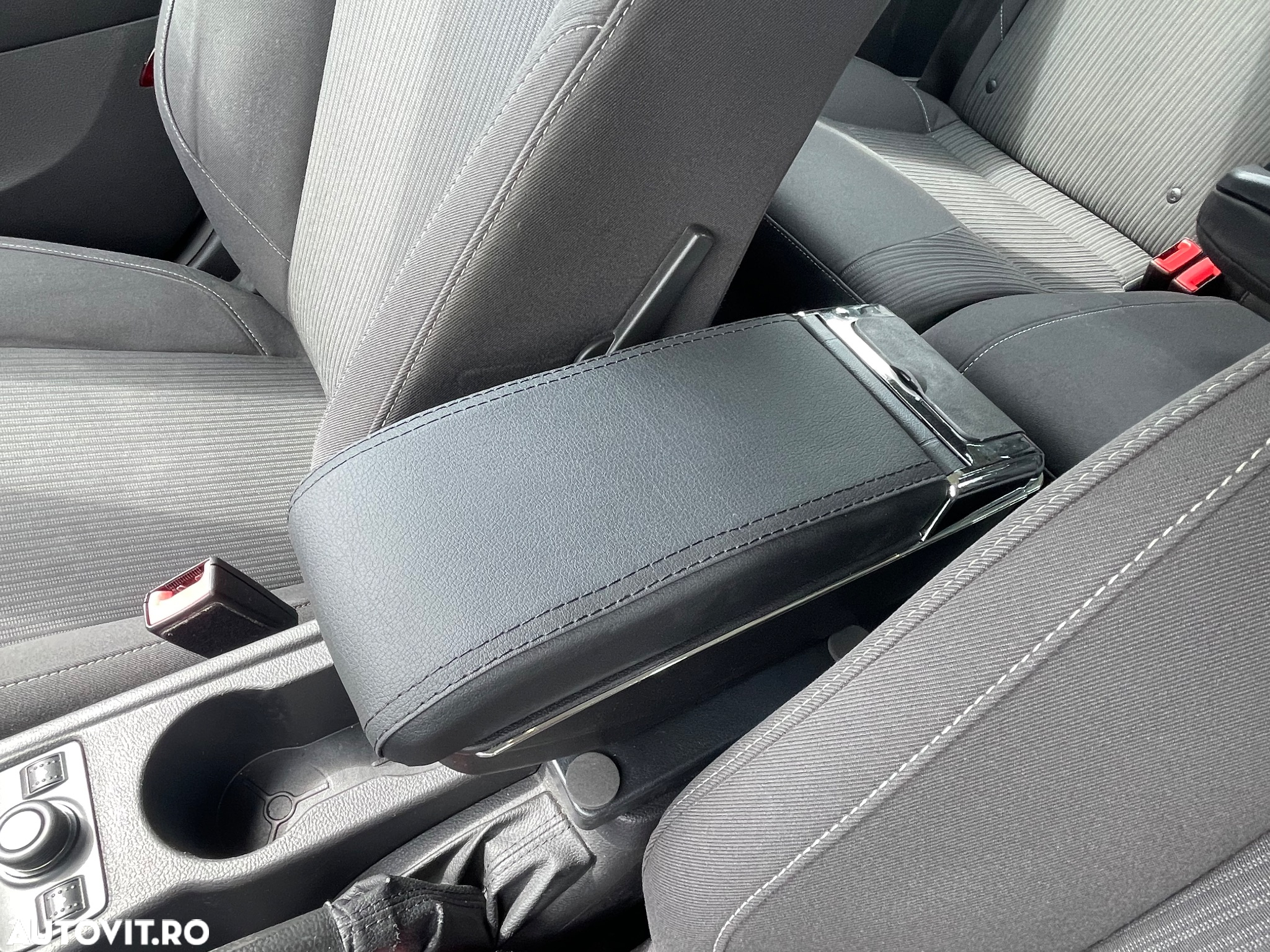 Ford Focus 1.6 TDCi DPF Start-Stopp-System Champions Edition - 9