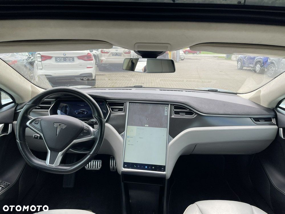 Tesla Model S 85 - 12