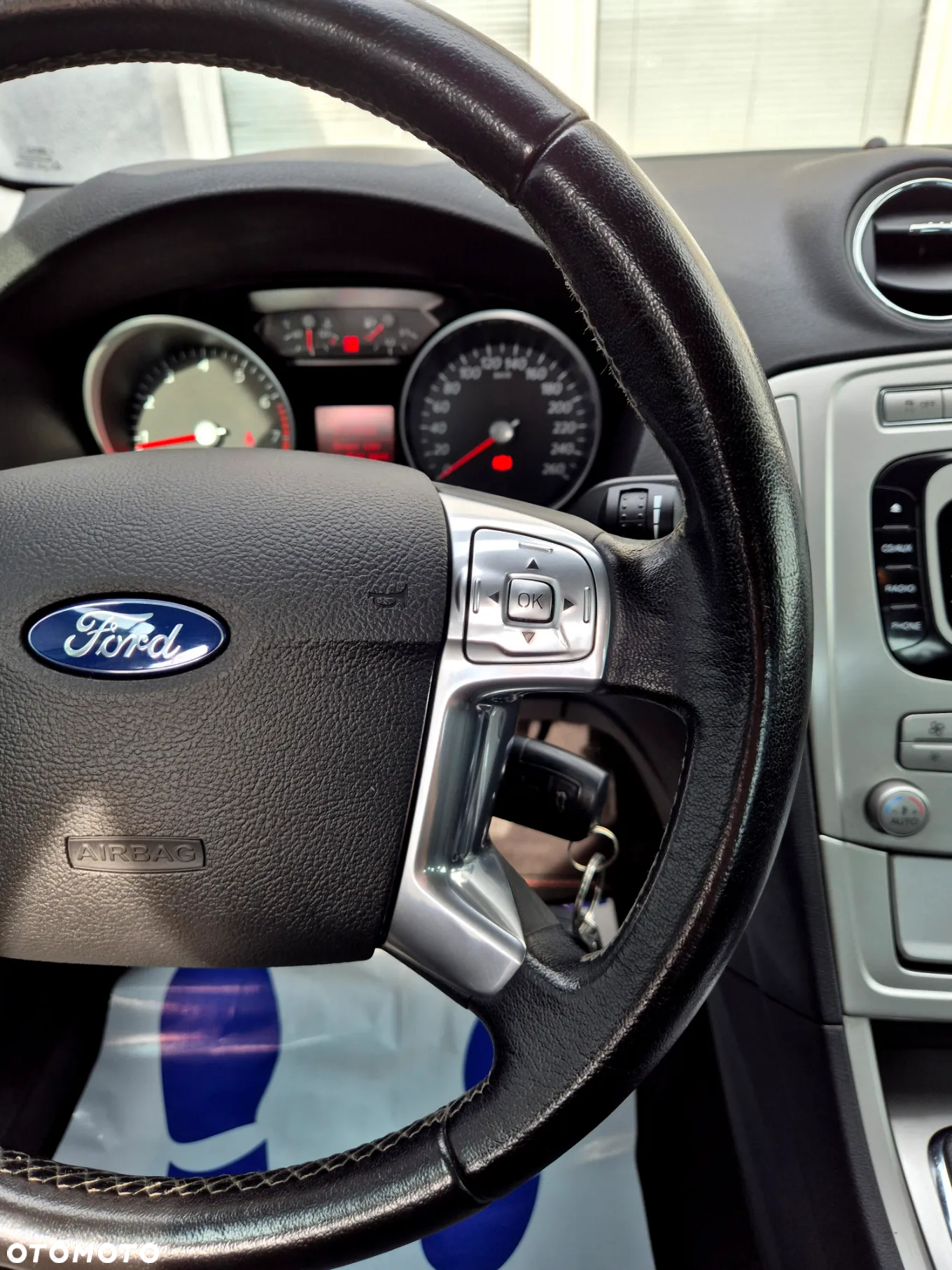 Ford Mondeo 1.6 Ghia - 25