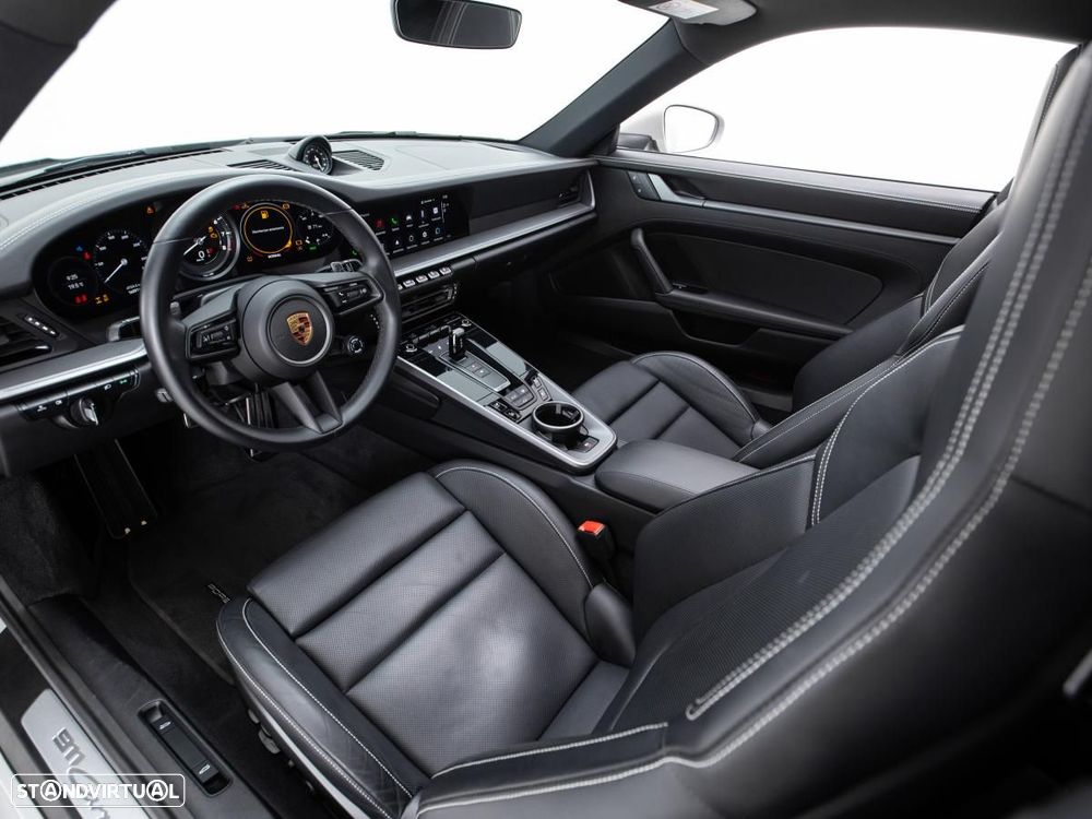 Porsche 911 (992) - 8