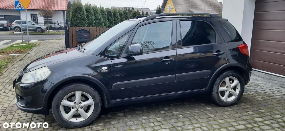 Suzuki SX4 1.9 DDiS DPF 4x4 Comfort - 4