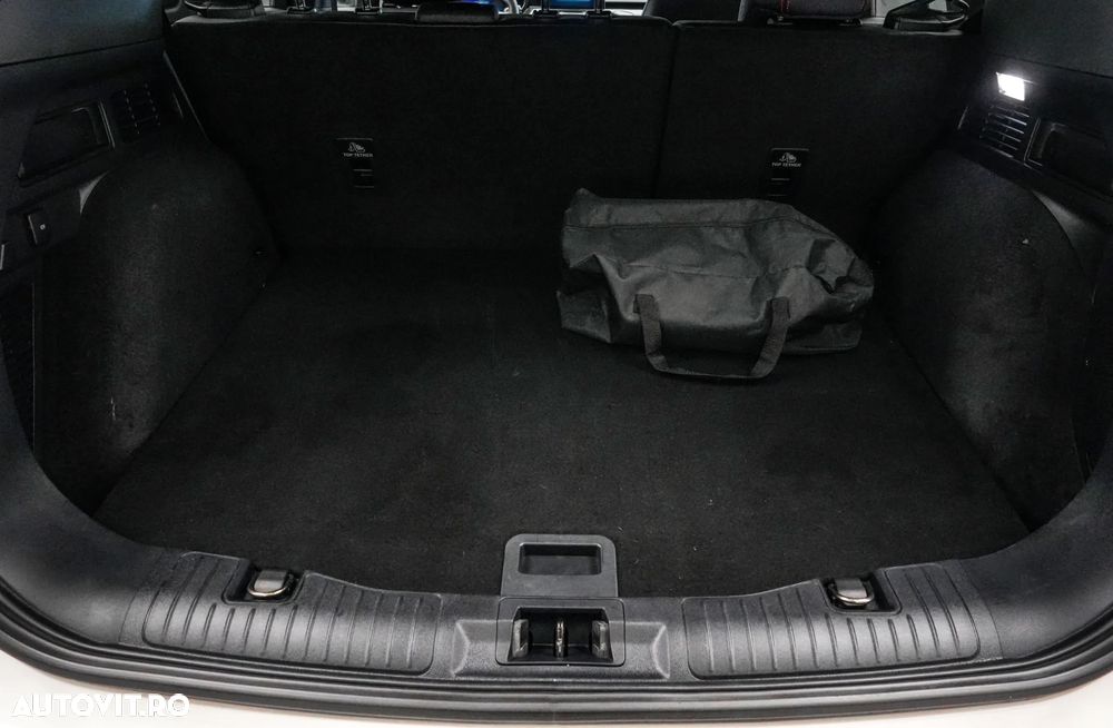 Ford Kuga 2.0 EcoBlue A8 AWD ST Line - 24