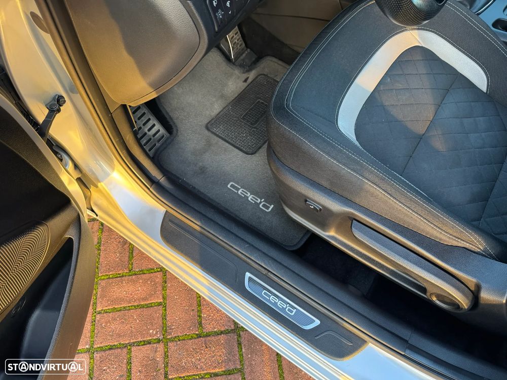 Kia Ceed SW 1.6 CRDi GT Line - 20