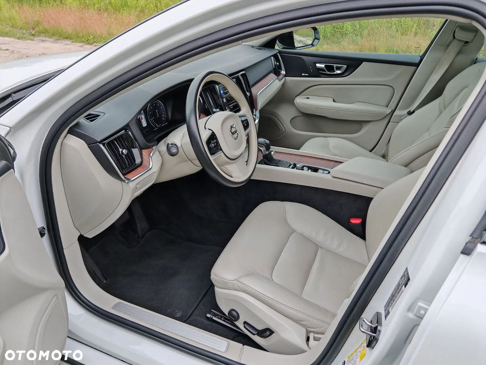 Volvo S60 T5 AWD R-Design - 21