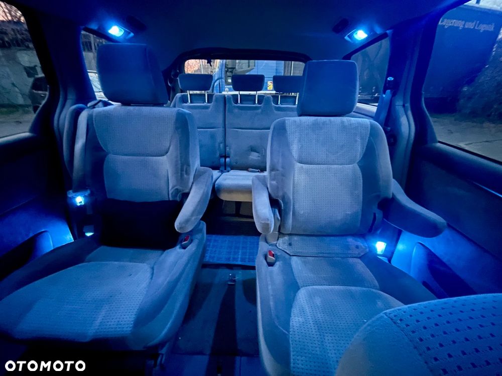 Toyota Sienna - 10