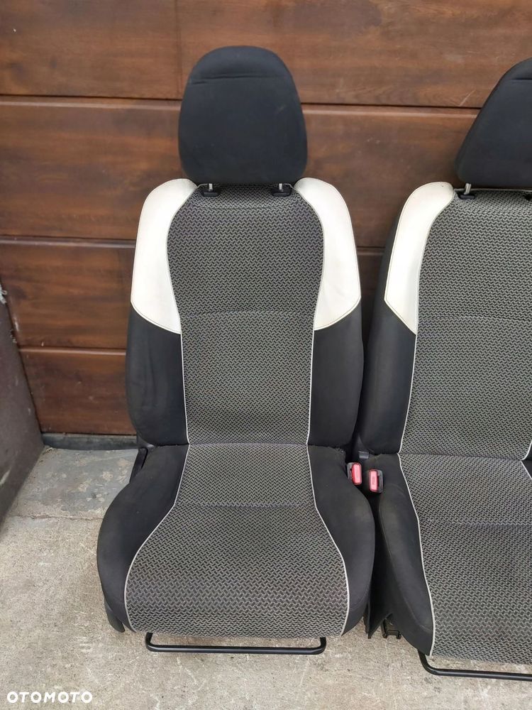 Toyota Yaris III fotel lewy prawy przód kanapa tył - 3