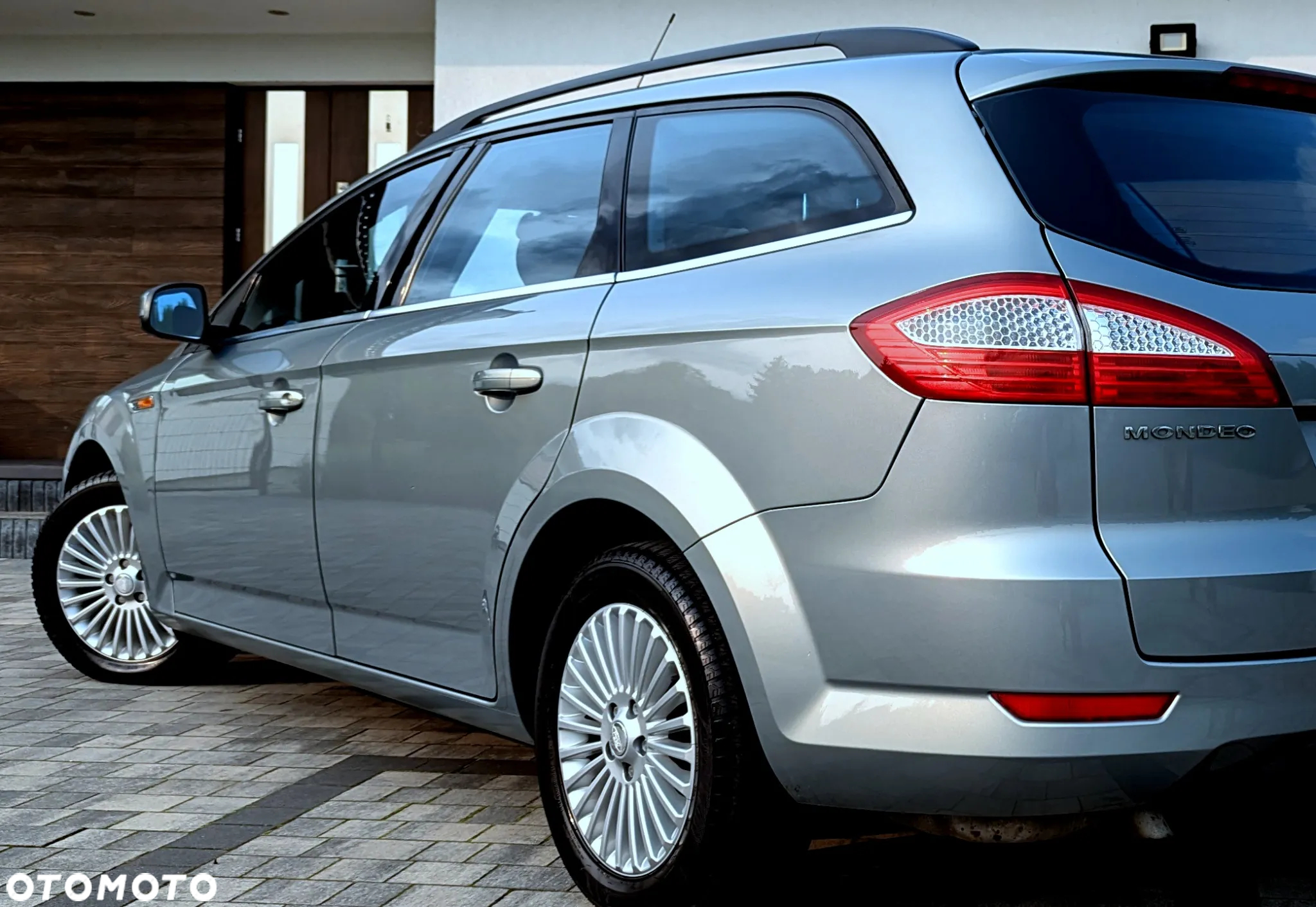 Ford Mondeo 2.0 Platinium X - 16