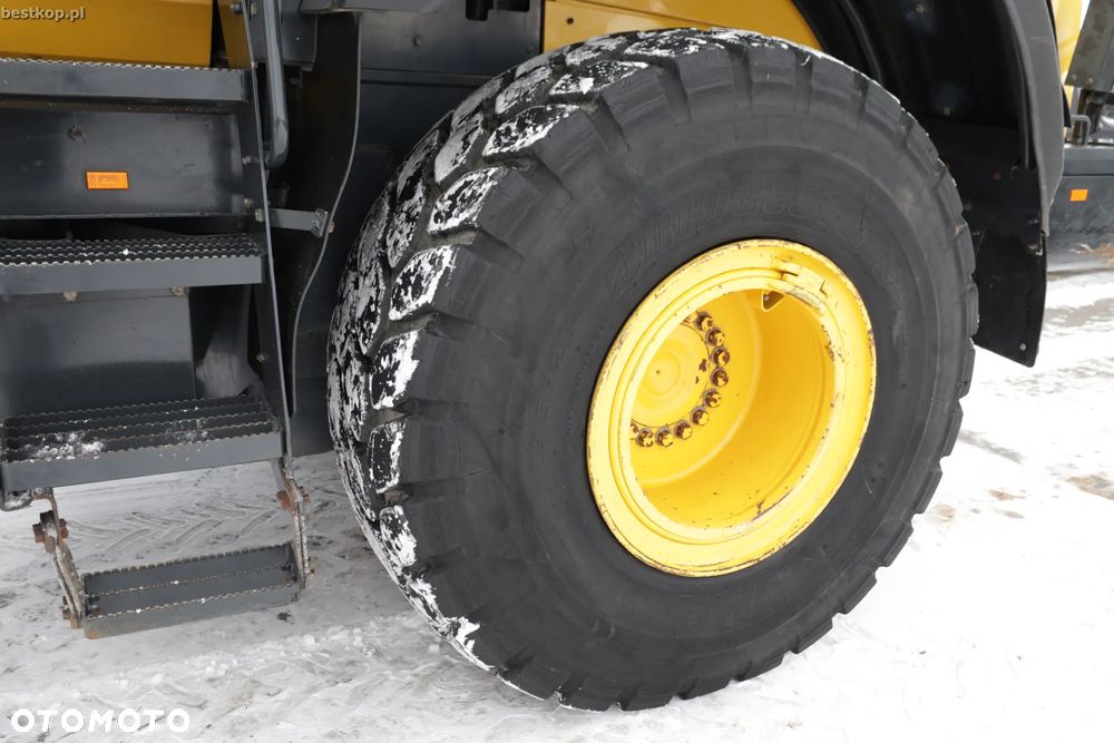 Komatsu WA380-8 - 27