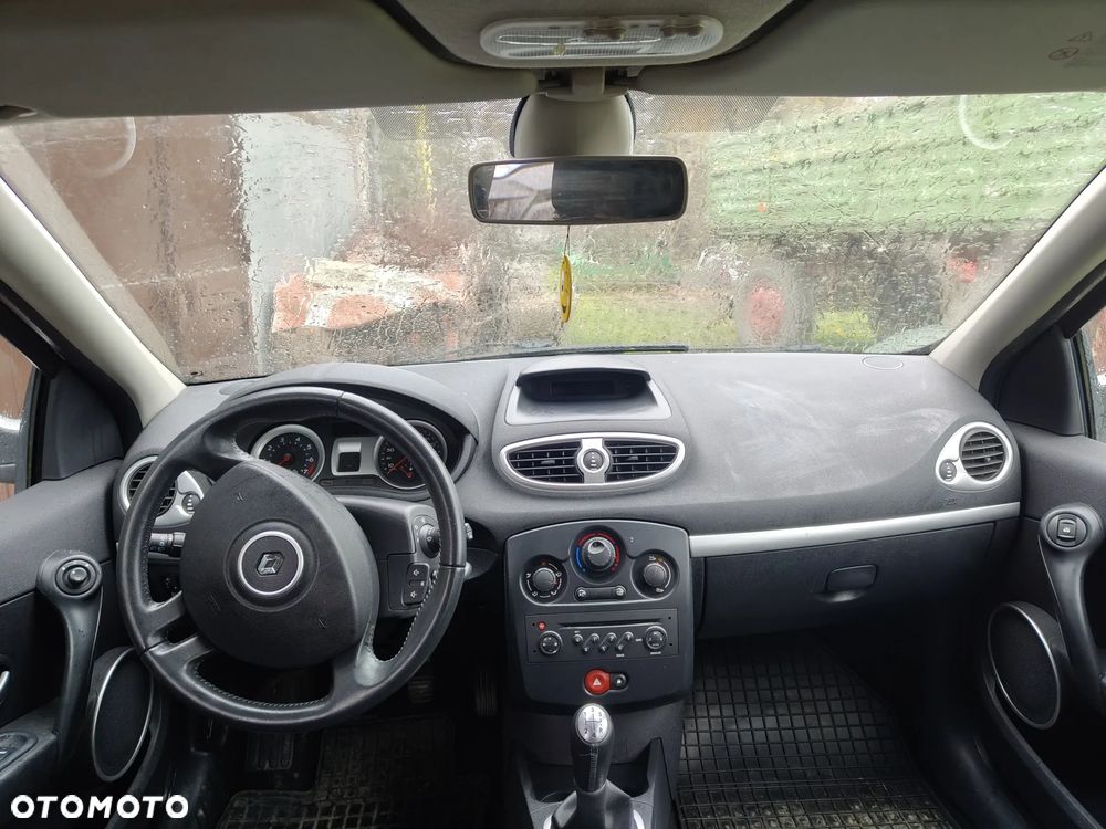 Renault Clio - 8
