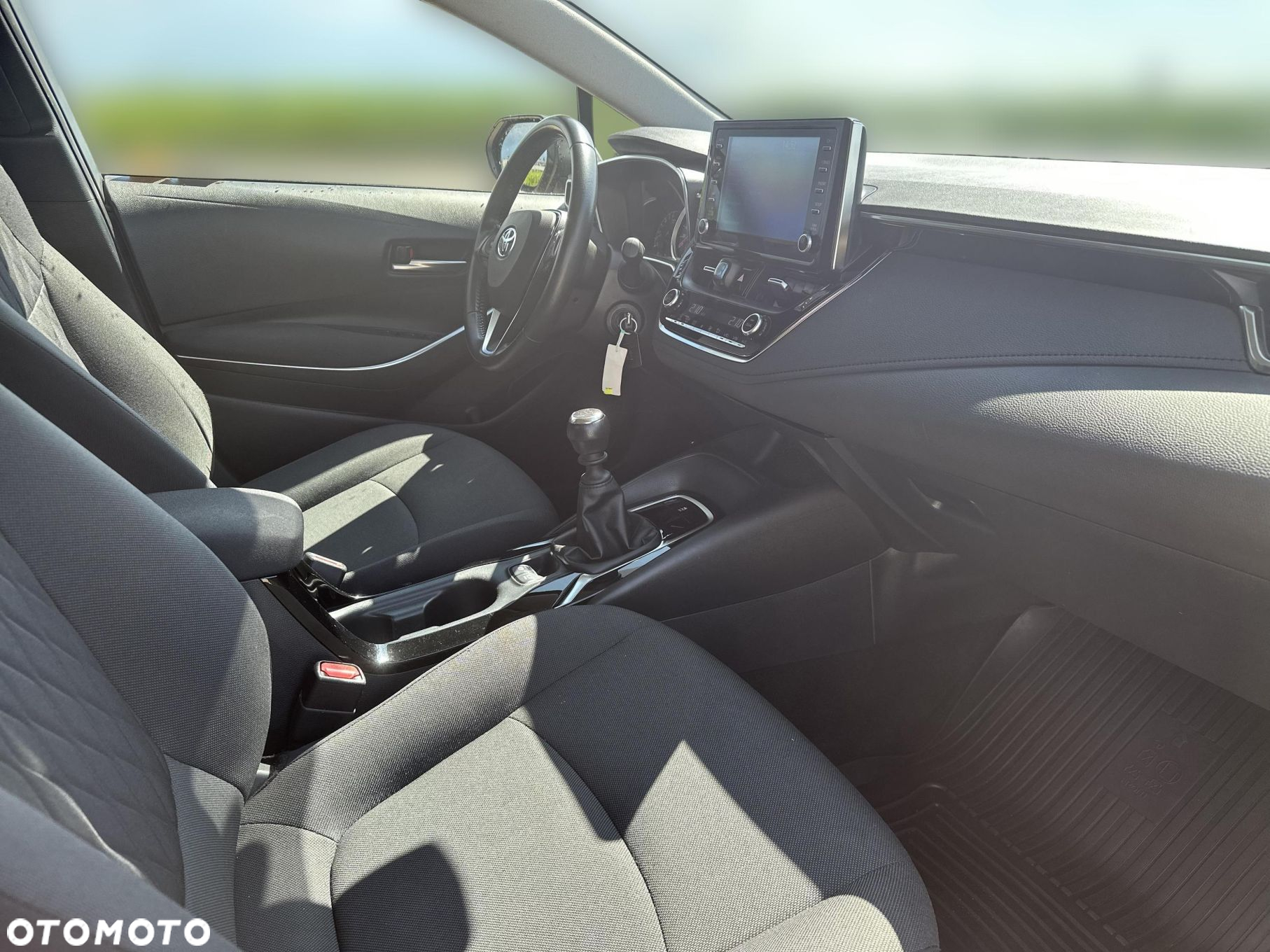 Toyota Corolla - 12