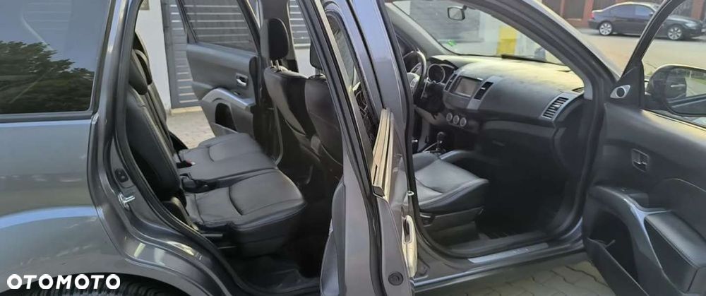 Mitsubishi Outlander - 27