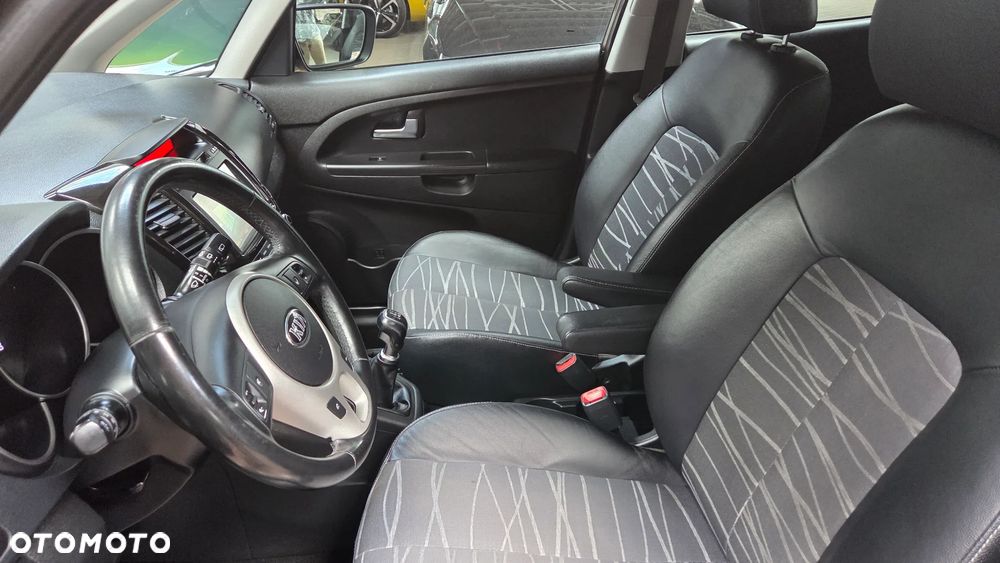 Kia Venga 1.6 Business Line - 13