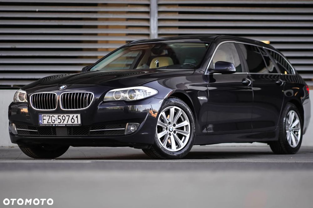 BMW Seria 5 525d xDrive Luxury Line - 1