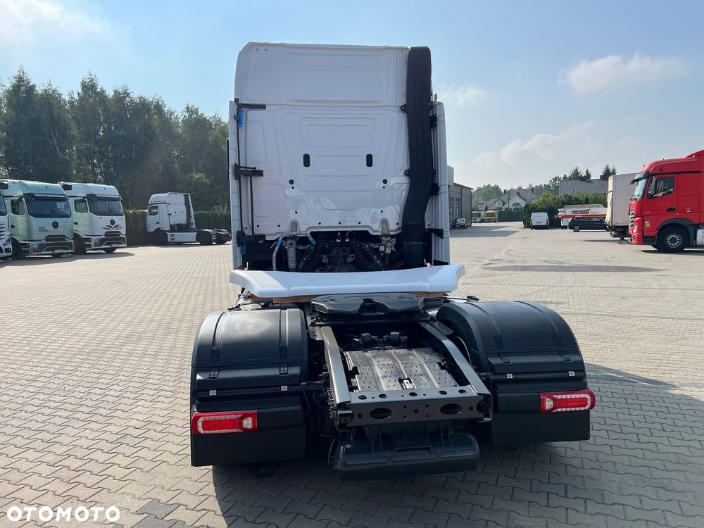 Mercedes-Benz ACTROS - 9